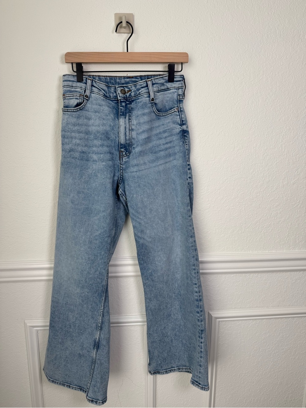 Zara High Rise Light Wash Wide Leg Jeans Size 4